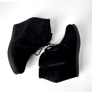 MERONA Black Ankle Wedge Boots